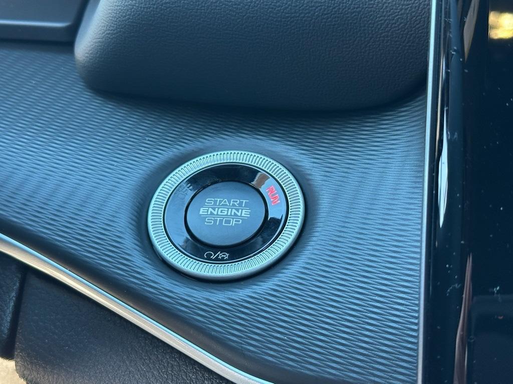 new 2025 Jeep Grand Cherokee L car, priced at $39,999