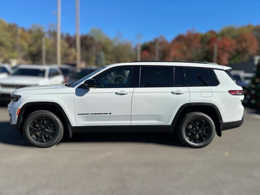 new 2025 Jeep Grand Cherokee L car, priced at $39,999