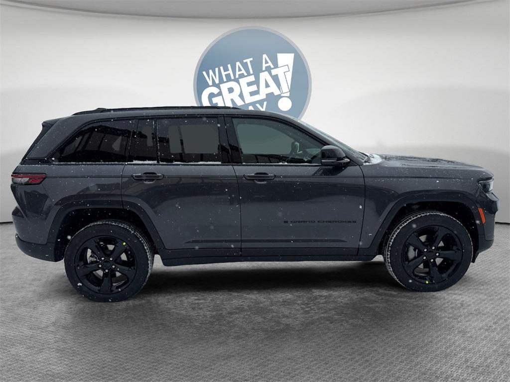 new 2025 Jeep Grand Cherokee car, priced at $44,063