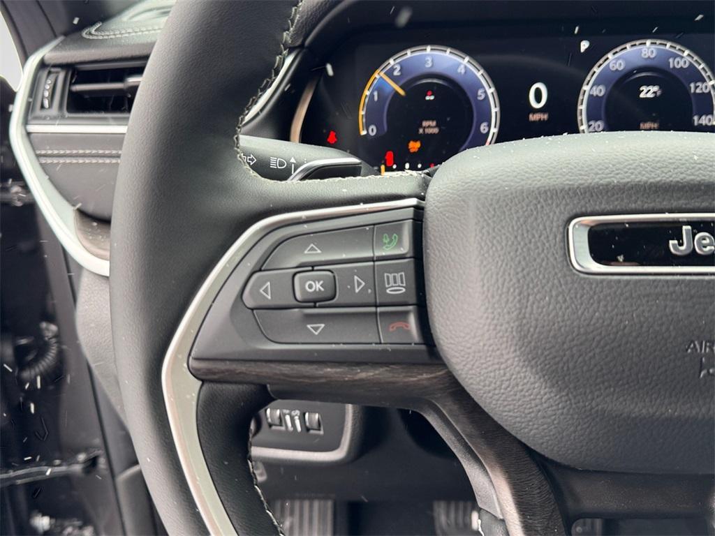 new 2025 Jeep Grand Cherokee car, priced at $44,063