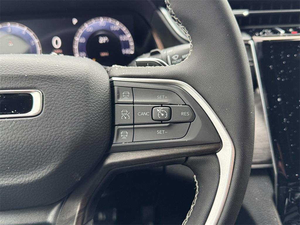 new 2025 Jeep Grand Cherokee car, priced at $44,063