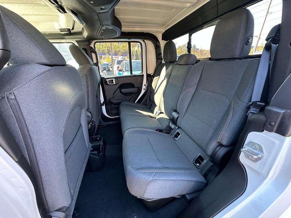 new 2026 Jeep Gladiator car, priced at $51,885