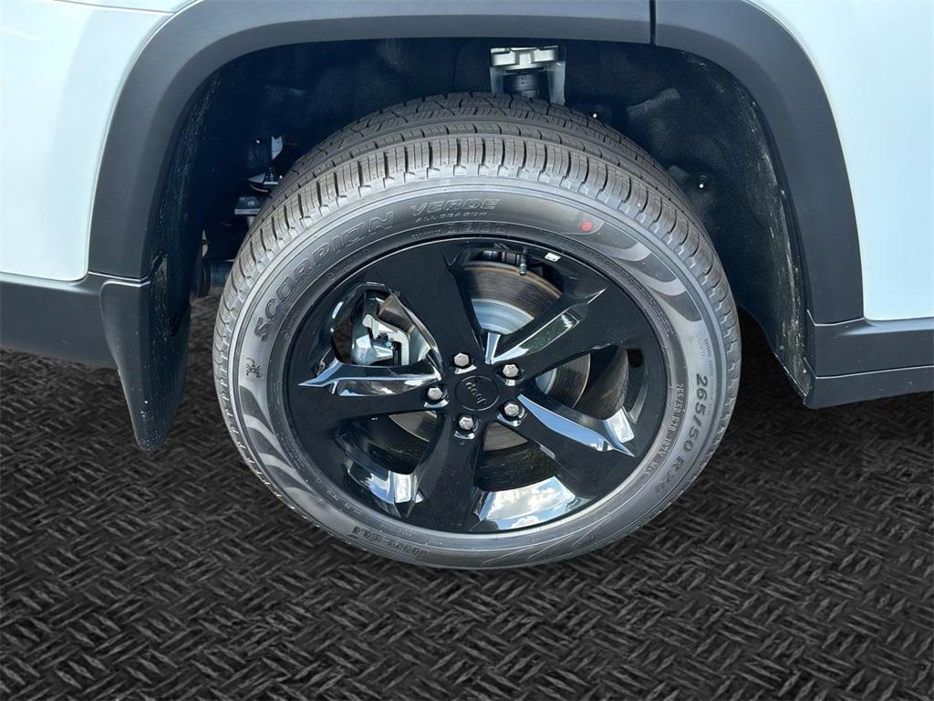 new 2025 Jeep Grand Cherokee L car, priced at $43,755