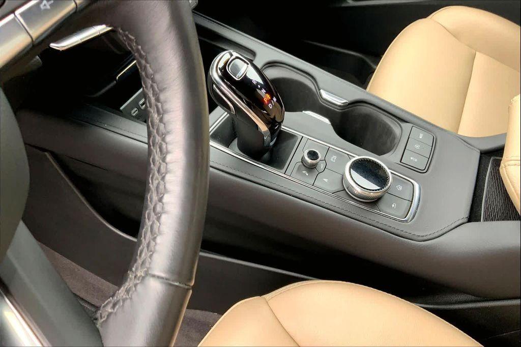 used 2024 Cadillac XT4 car, priced at $31,500