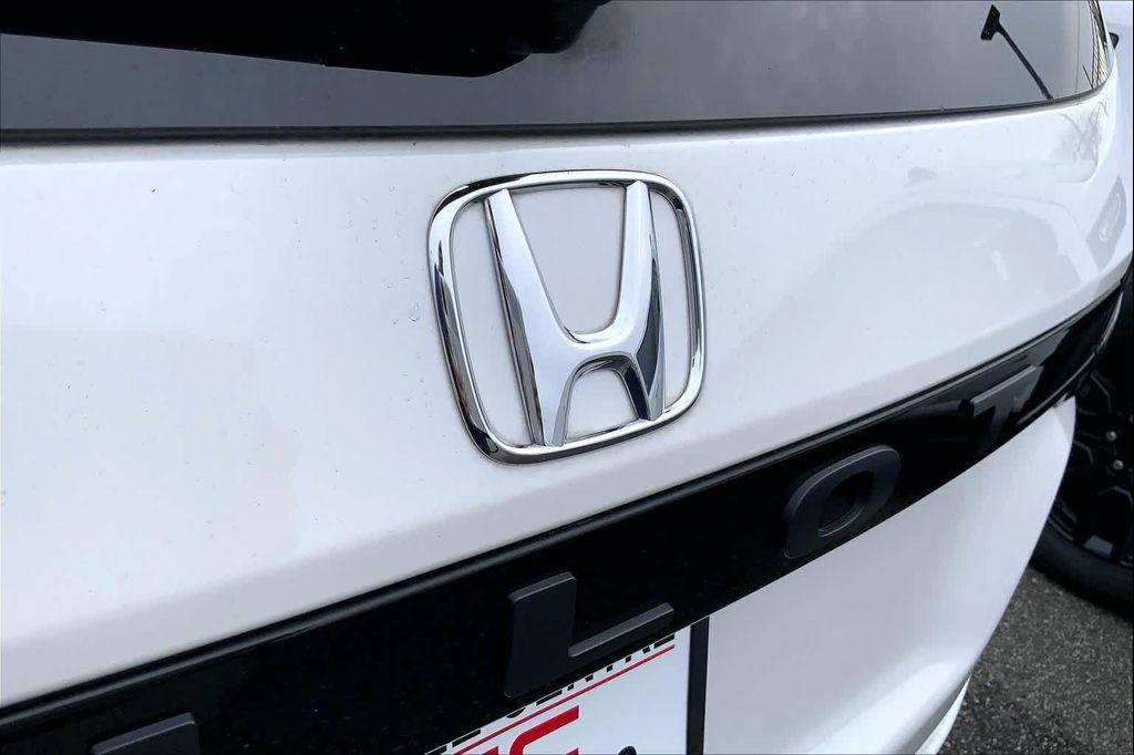 used 2023 Honda Pilot car, priced at $34,232