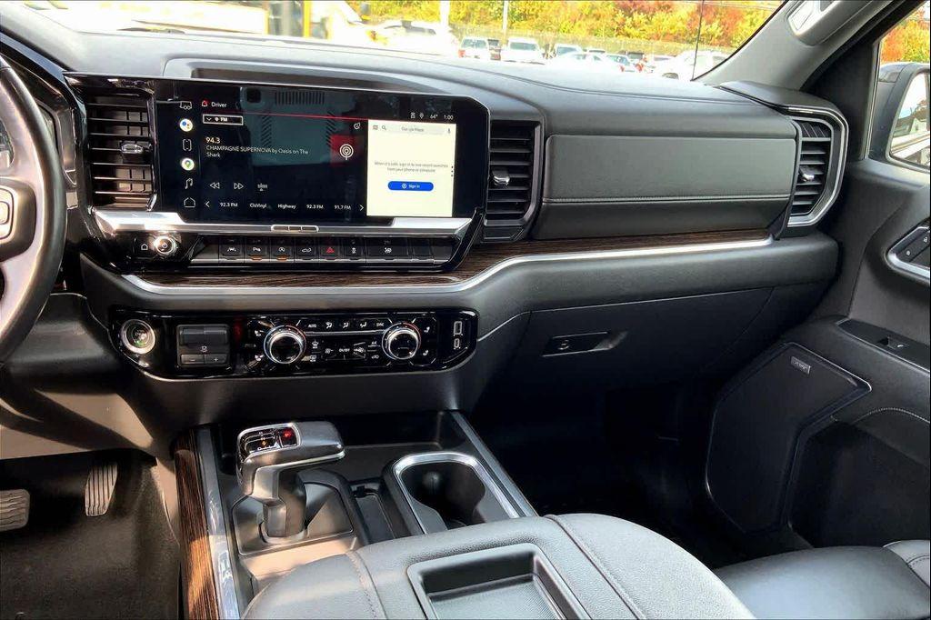 used 2022 GMC Sierra 1500 car, priced at $35,555