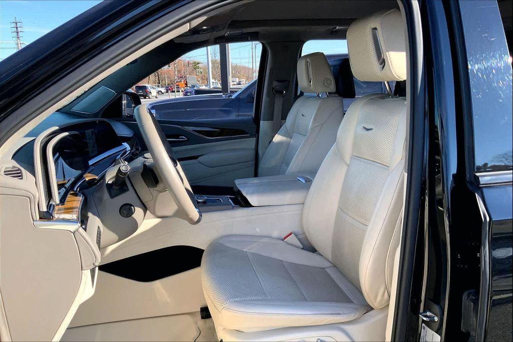 used 2023 Cadillac Escalade ESV car, priced at $68,577