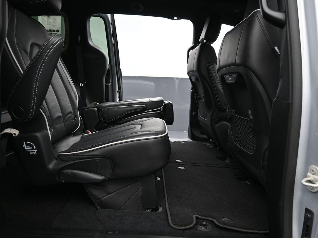 used 2023 Chrysler Pacifica car, priced at $38,999