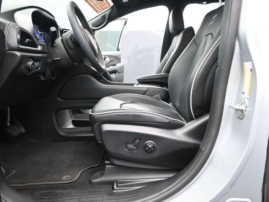 used 2023 Chrysler Pacifica car, priced at $38,999