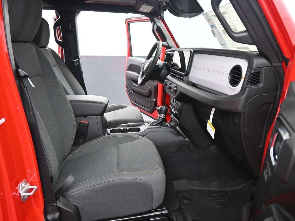 new 2025 Jeep Wrangler car, priced at $43,260