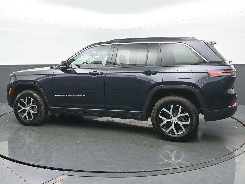 used 2024 Jeep Grand Cherokee car, priced at $38,999