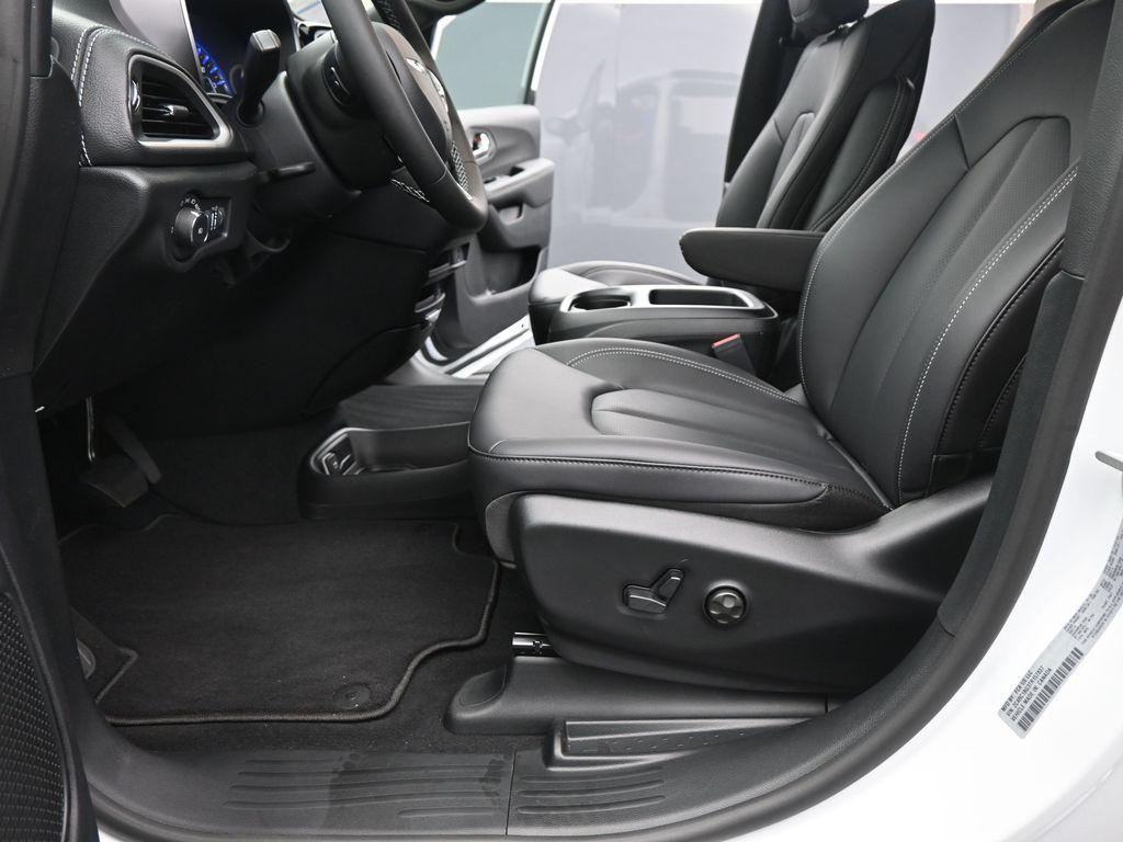 new 2026 Chrysler Pacifica car, priced at $46,515