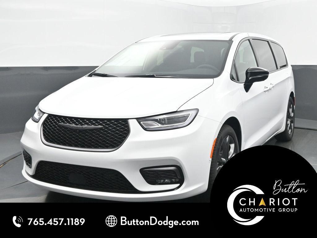 new 2026 Chrysler Pacifica car, priced at $45,515