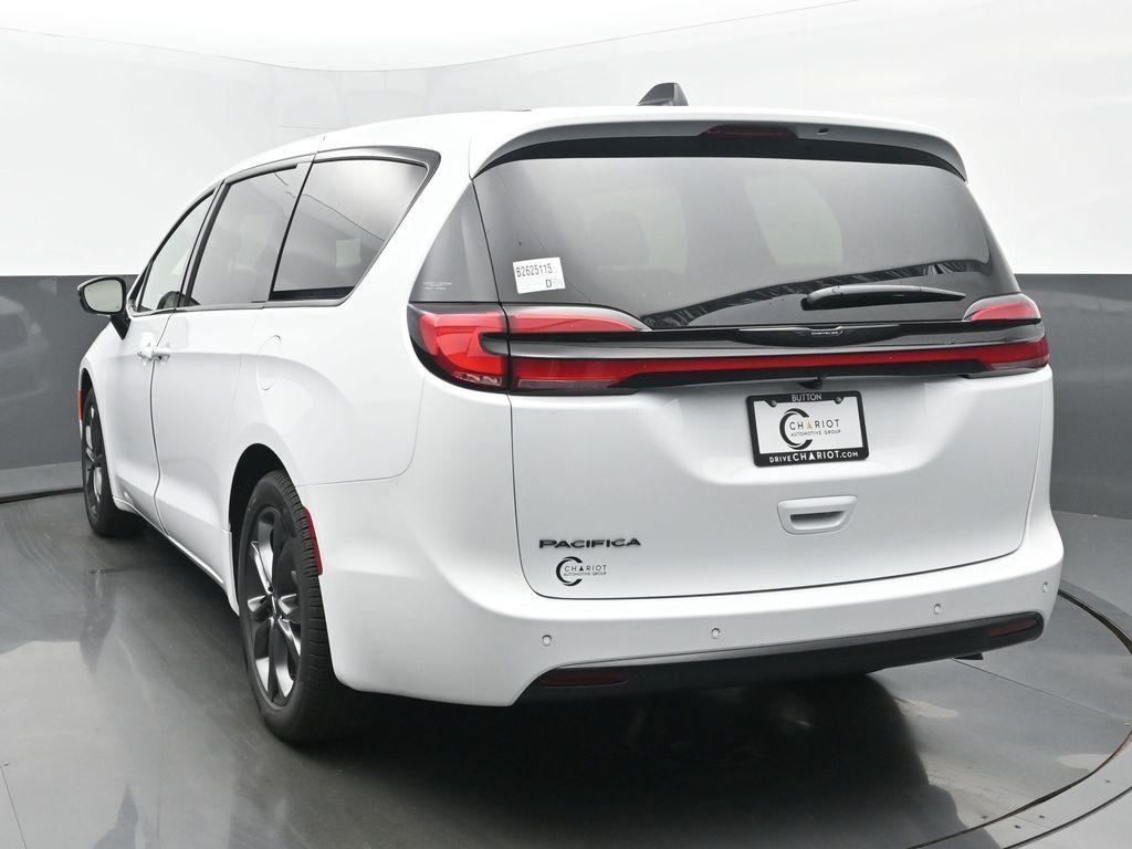 new 2026 Chrysler Pacifica car, priced at $46,515