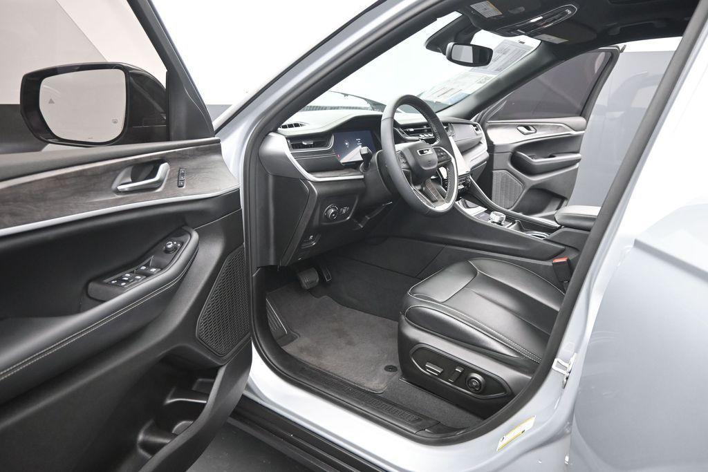 used 2024 Jeep Grand Cherokee L car, priced at $36,499