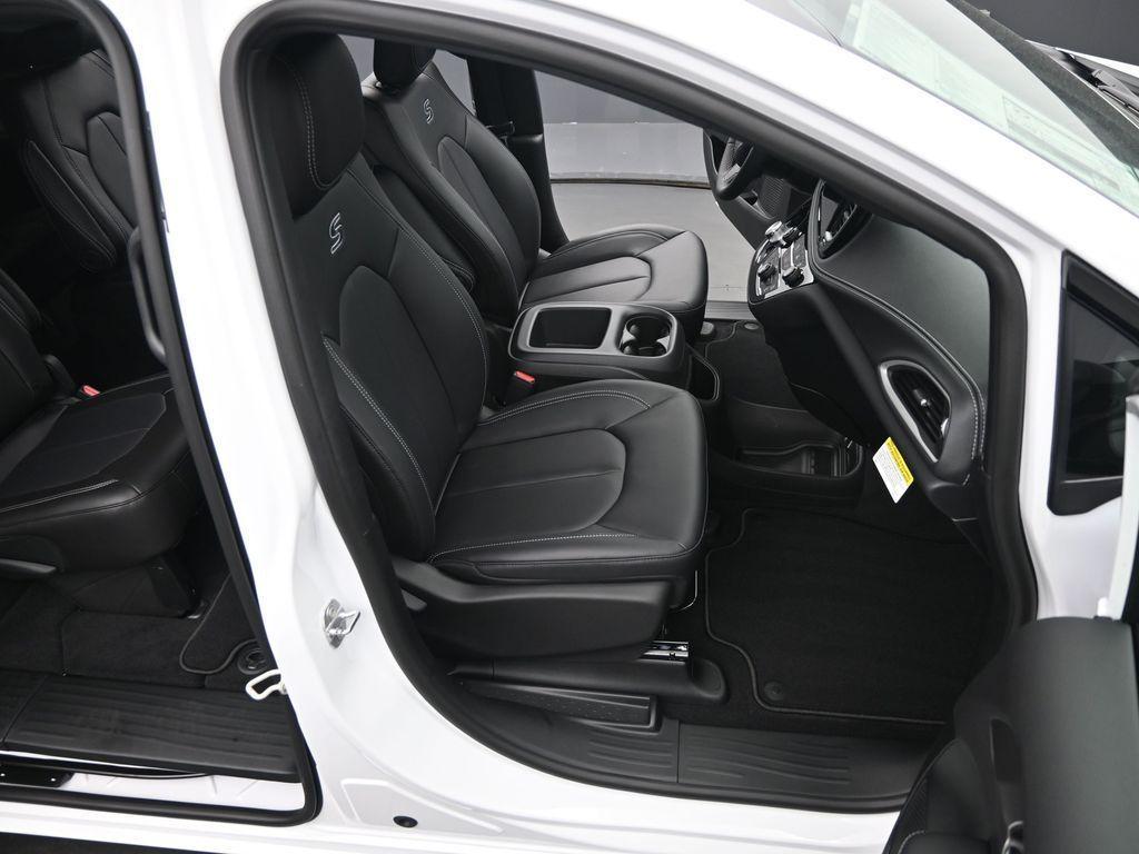 new 2026 Chrysler Pacifica car, priced at $45,073