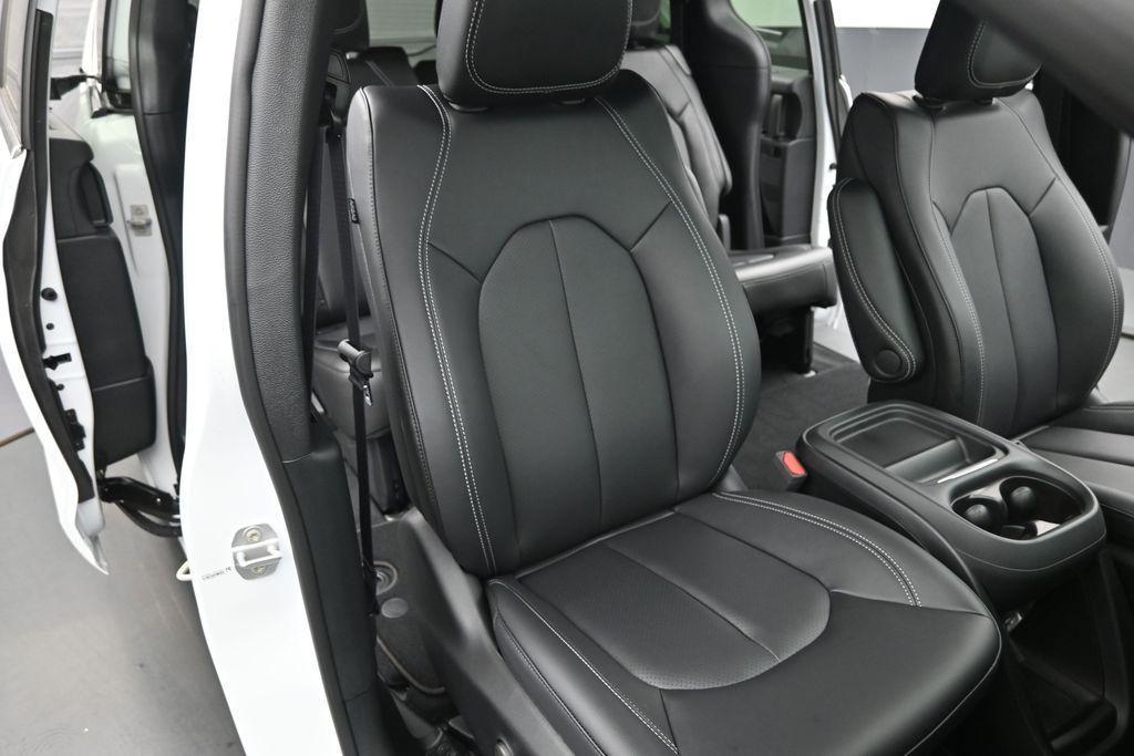 new 2027 Chrysler Pacifica car, priced at $47,533
