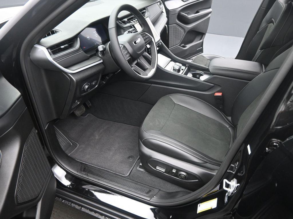 new 2025 Jeep Grand Cherokee car, priced at $46,085