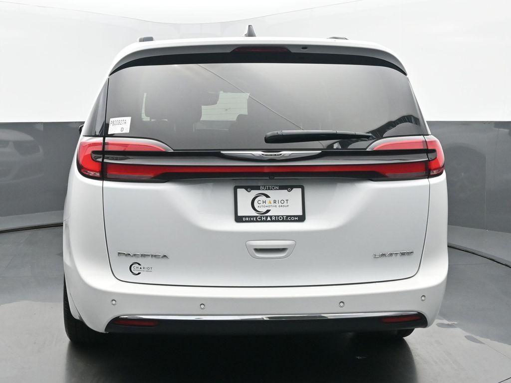 used 2023 Chrysler Pacifica car, priced at $26,999
