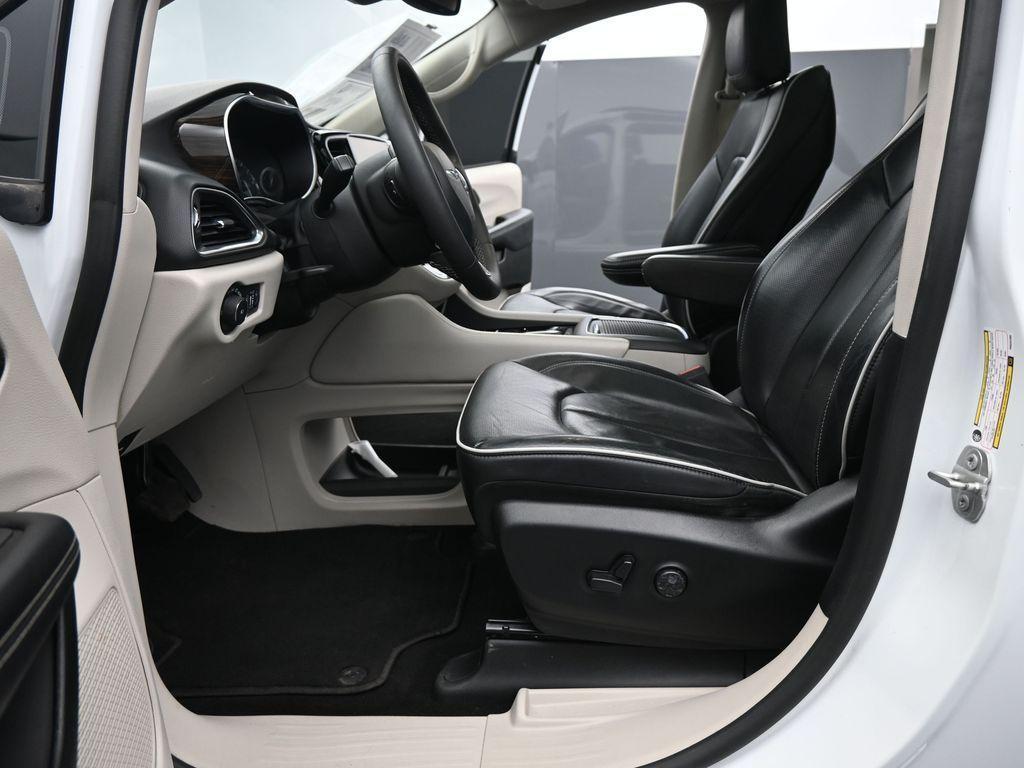 used 2023 Chrysler Pacifica car, priced at $26,999