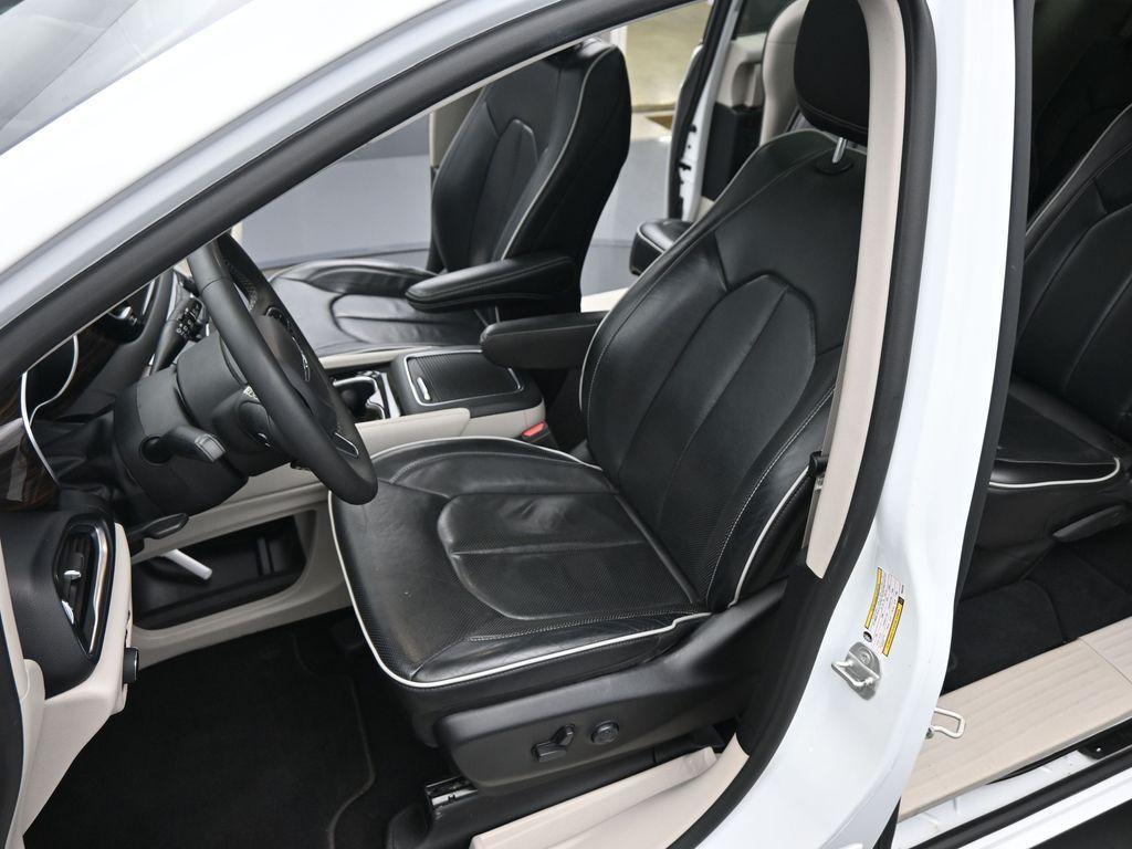 used 2023 Chrysler Pacifica car, priced at $26,999