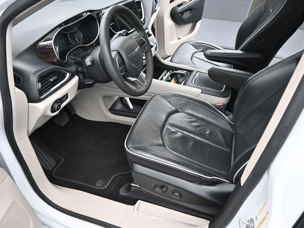 used 2023 Chrysler Pacifica car, priced at $26,999