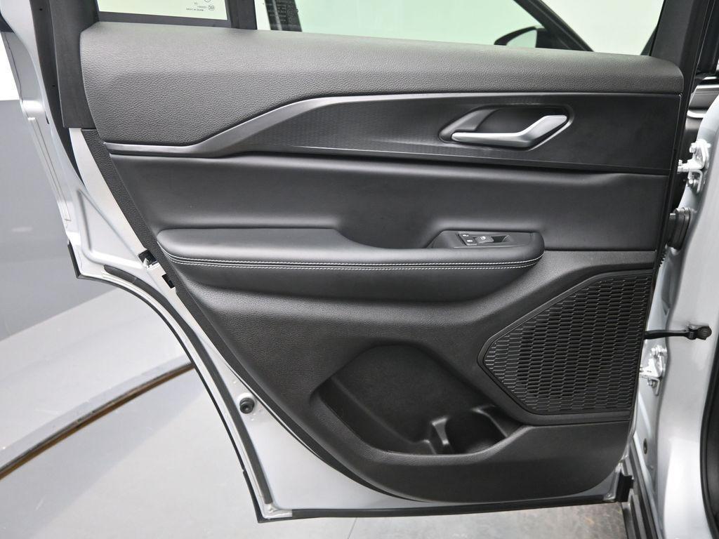 used 2025 Jeep Grand Cherokee car, priced at $36,499