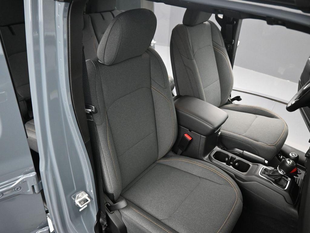 new 2025 Jeep Wrangler car, priced at $43,260