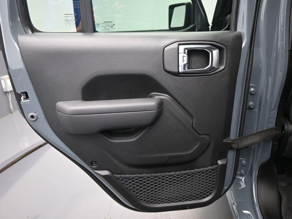 new 2025 Jeep Wrangler car, priced at $43,260