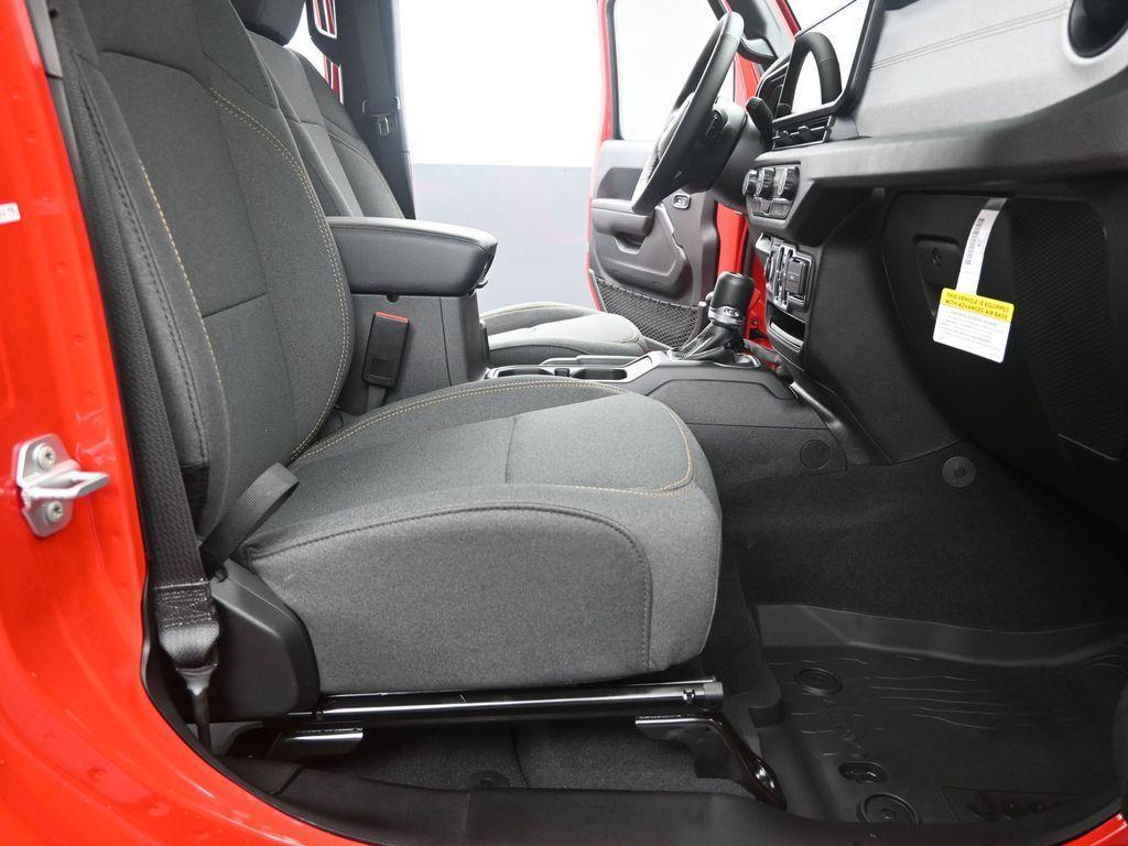 new 2025 Jeep Wrangler car, priced at $41,370