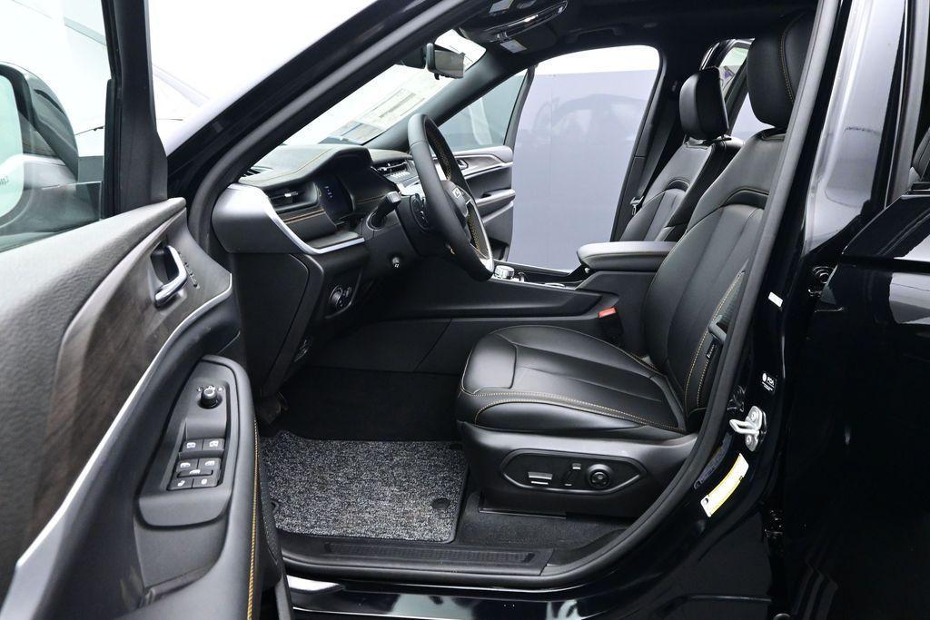 new 2026 Jeep Grand Cherokee car, priced at $48,053