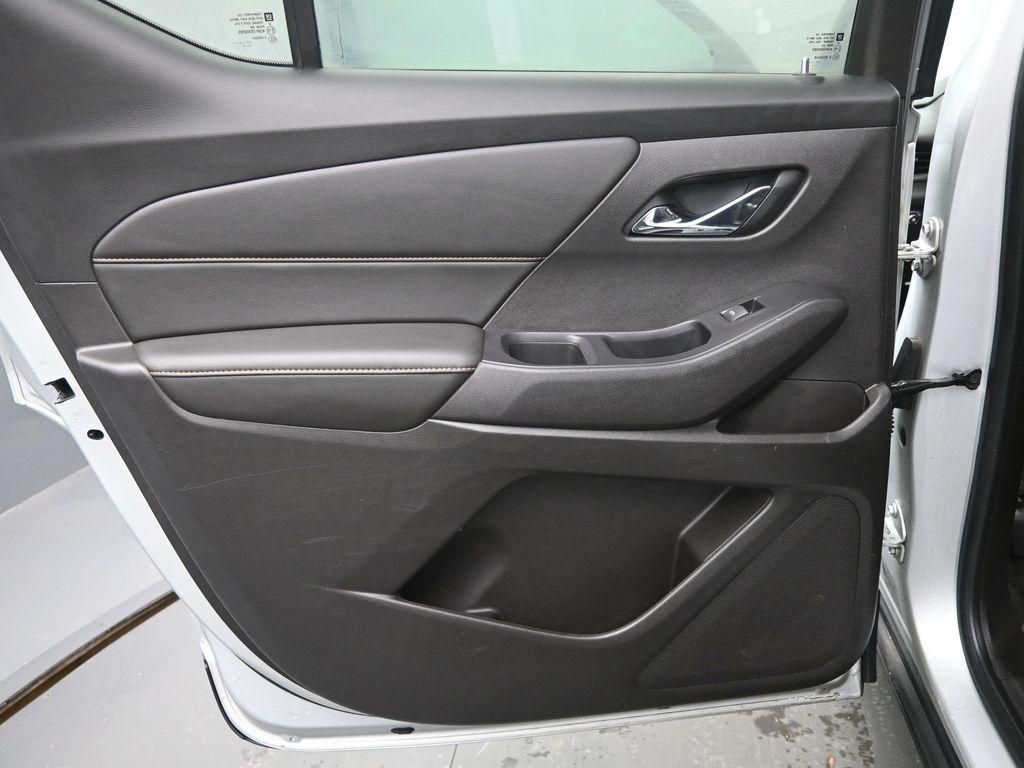 used 2018 Chevrolet Traverse car, priced at $16,999