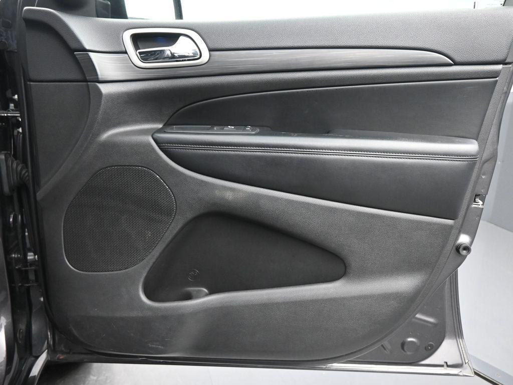 used 2020 Jeep Grand Cherokee car, priced at $18,399