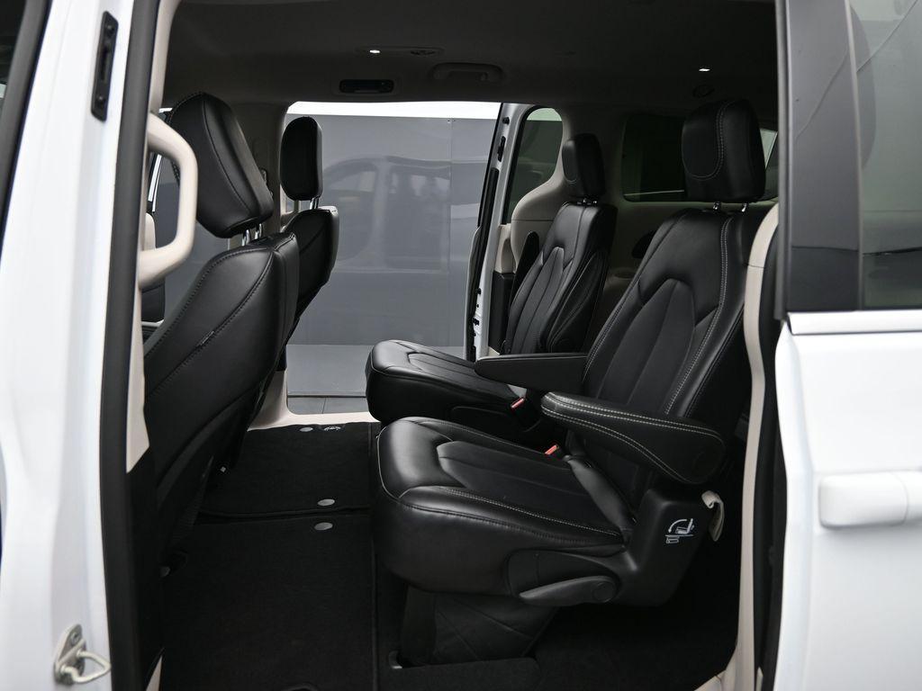 used 2024 Chrysler Pacifica car, priced at $27,999