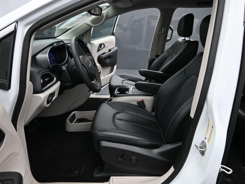 used 2024 Chrysler Pacifica car, priced at $27,999