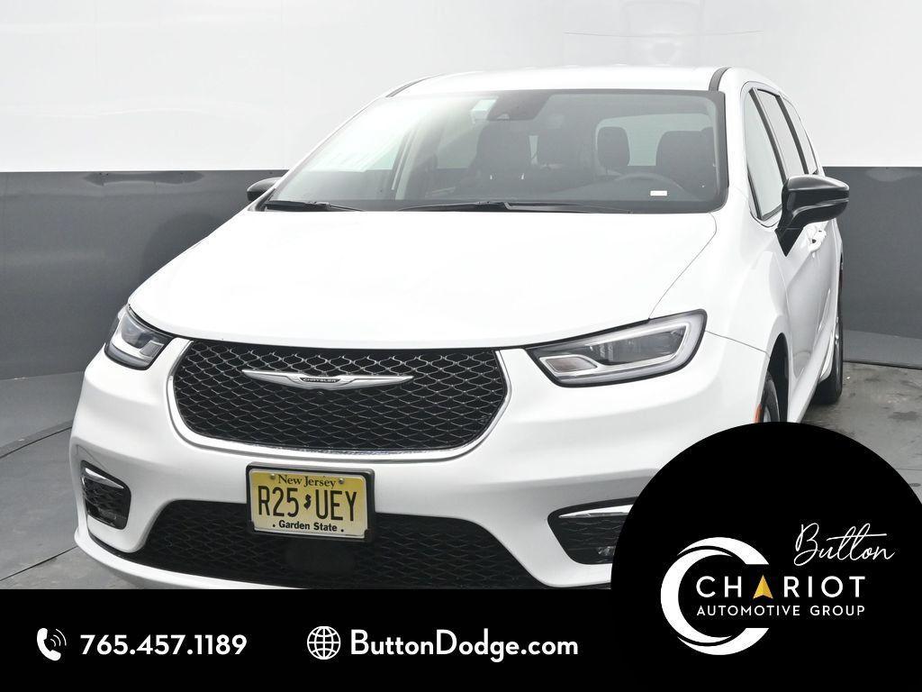 used 2024 Chrysler Pacifica car, priced at $29,999
