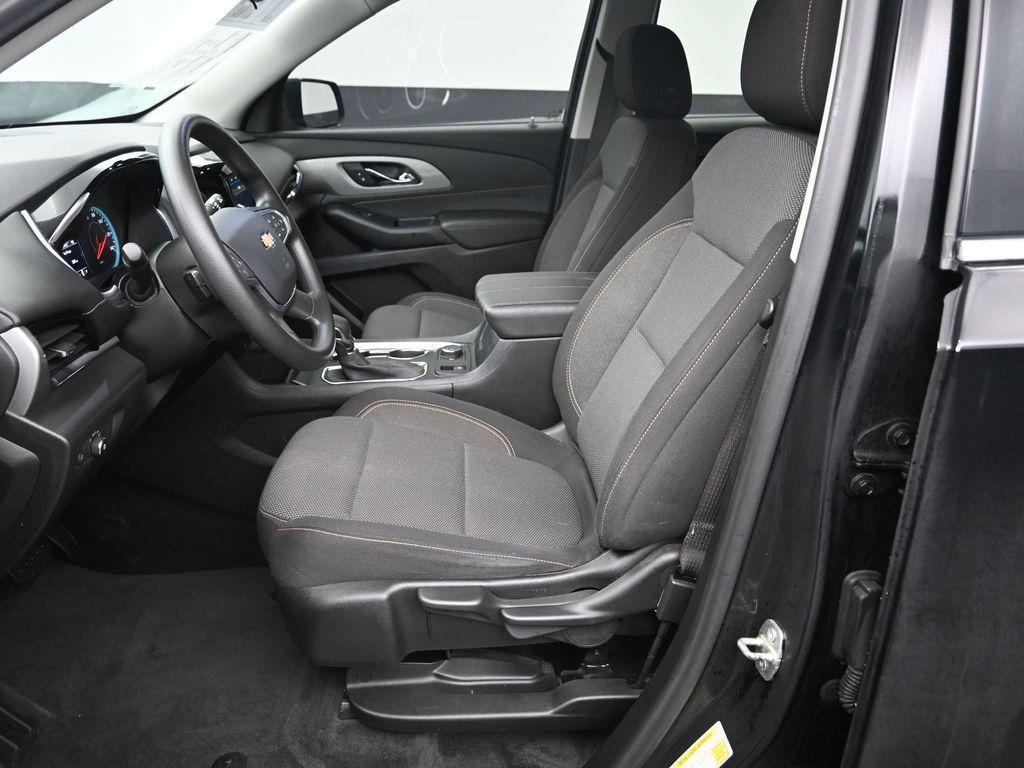 used 2021 Chevrolet Traverse car, priced at $17,999