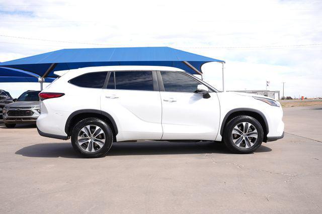 used 2023 Toyota Highlander car, priced at $33,999