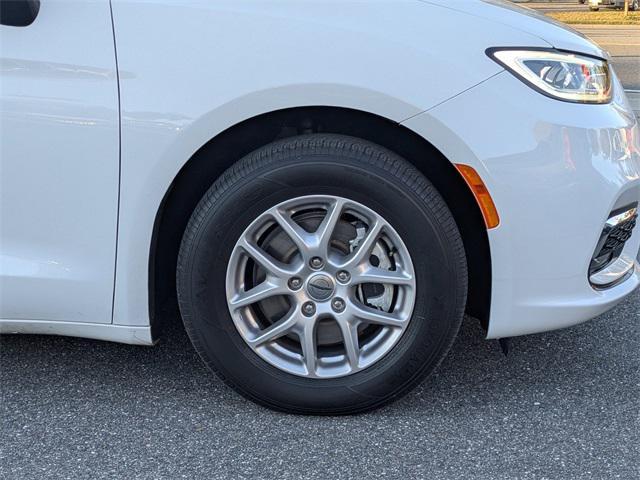 used 2024 Chrysler Pacifica car, priced at $28,950