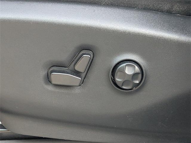 used 2024 Chrysler Pacifica car, priced at $28,950