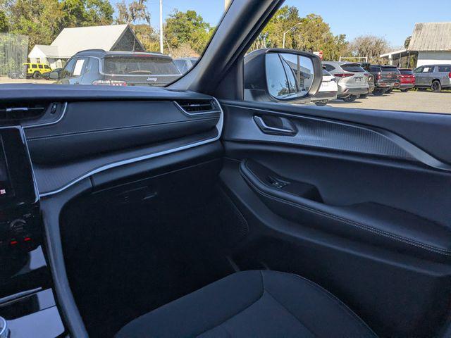used 2025 Jeep Grand Cherokee car, priced at $28,490