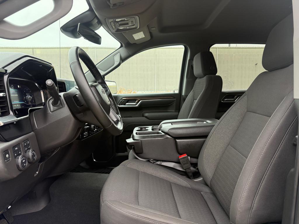 used 2025 Chevrolet Silverado 1500 car, priced at $34,990