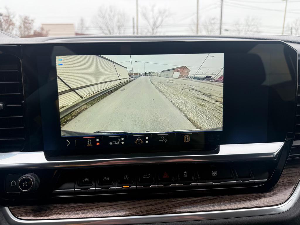 used 2025 Chevrolet Silverado 1500 car, priced at $34,990