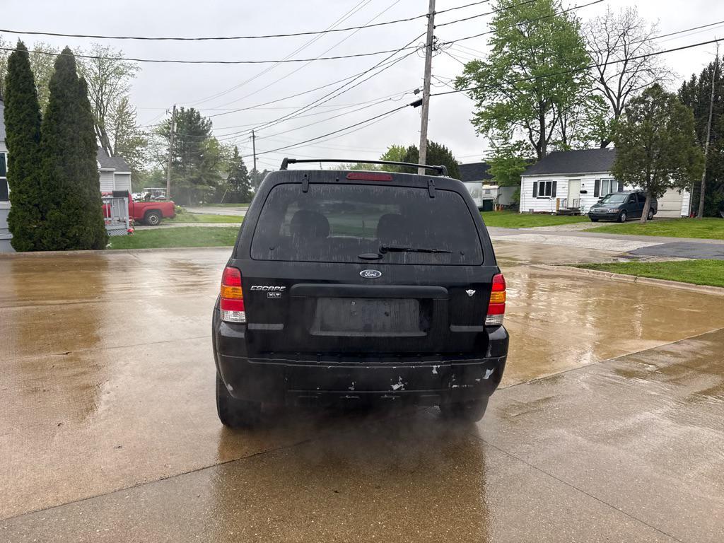 used 2007 Ford Escape car, priced at $3,990