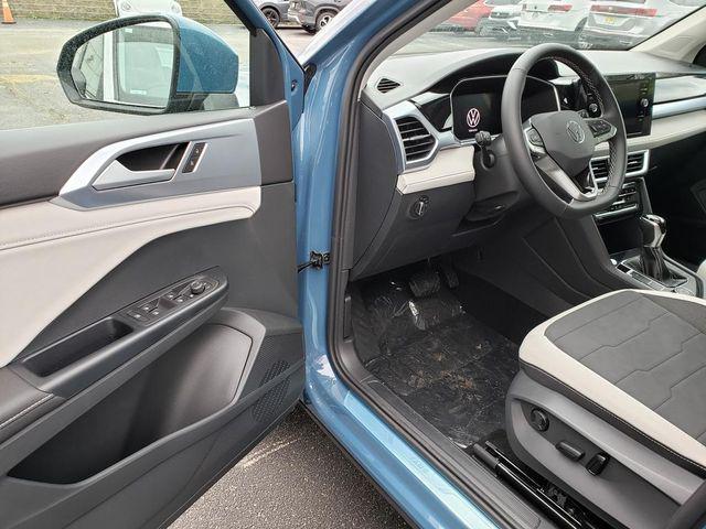 new 2026 Volkswagen Taos car