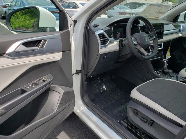 new 2026 Volkswagen Taos car