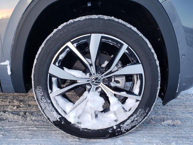 new 2025 Volkswagen Atlas Cross Sport car, priced at $51,000