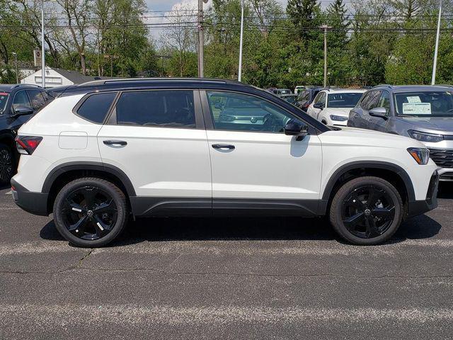 new 2026 Volkswagen Taos car, priced at $33,205