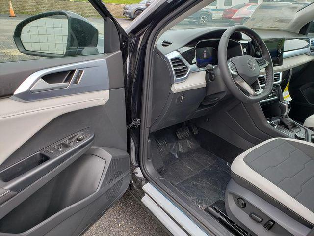 new 2026 Volkswagen Taos car