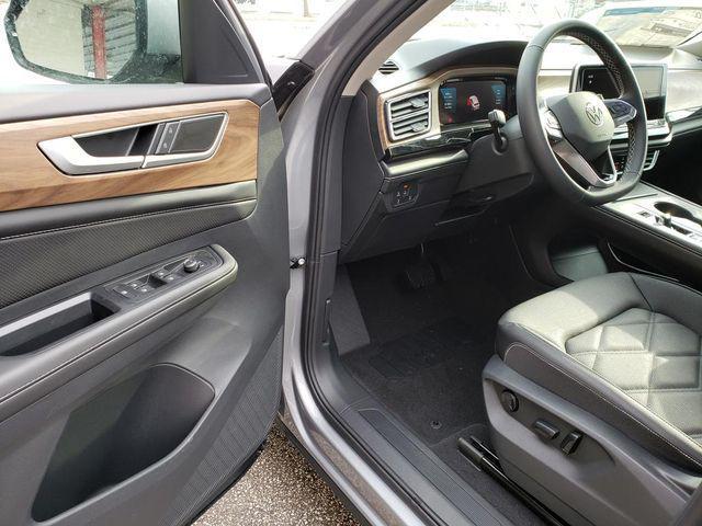 new 2026 Volkswagen Atlas car, priced at $41,001